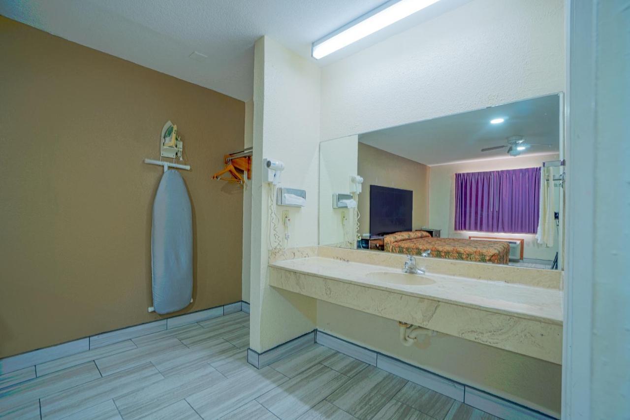 Texas Inn San Benito Near Harlingen Ngoại thất bức ảnh